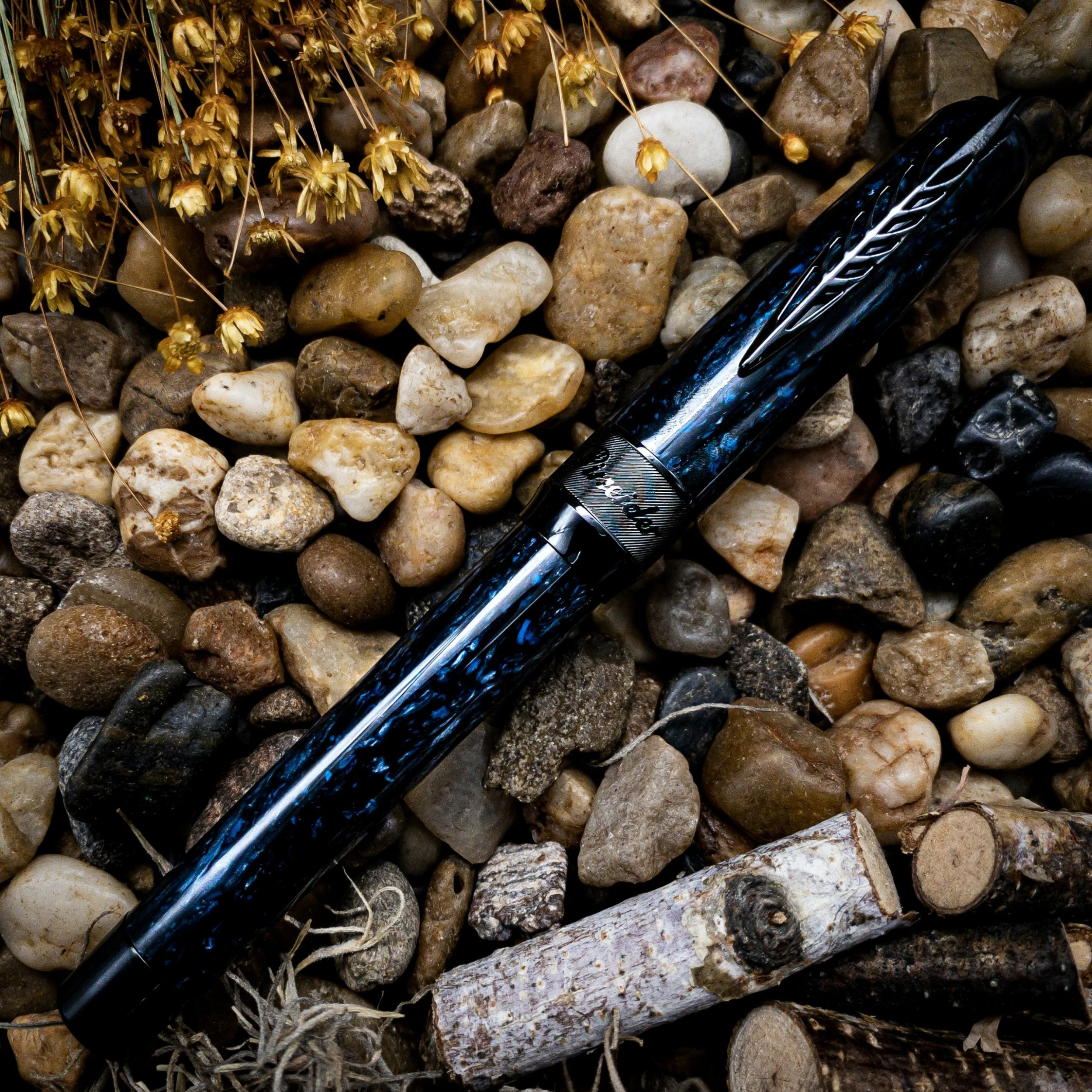 Pineider La Grande Bellezza Rocco Rollerball Pen, Blue 4 Pineider La Grande Bellezza Rocco Rollerball Pen, Blue - Image 2