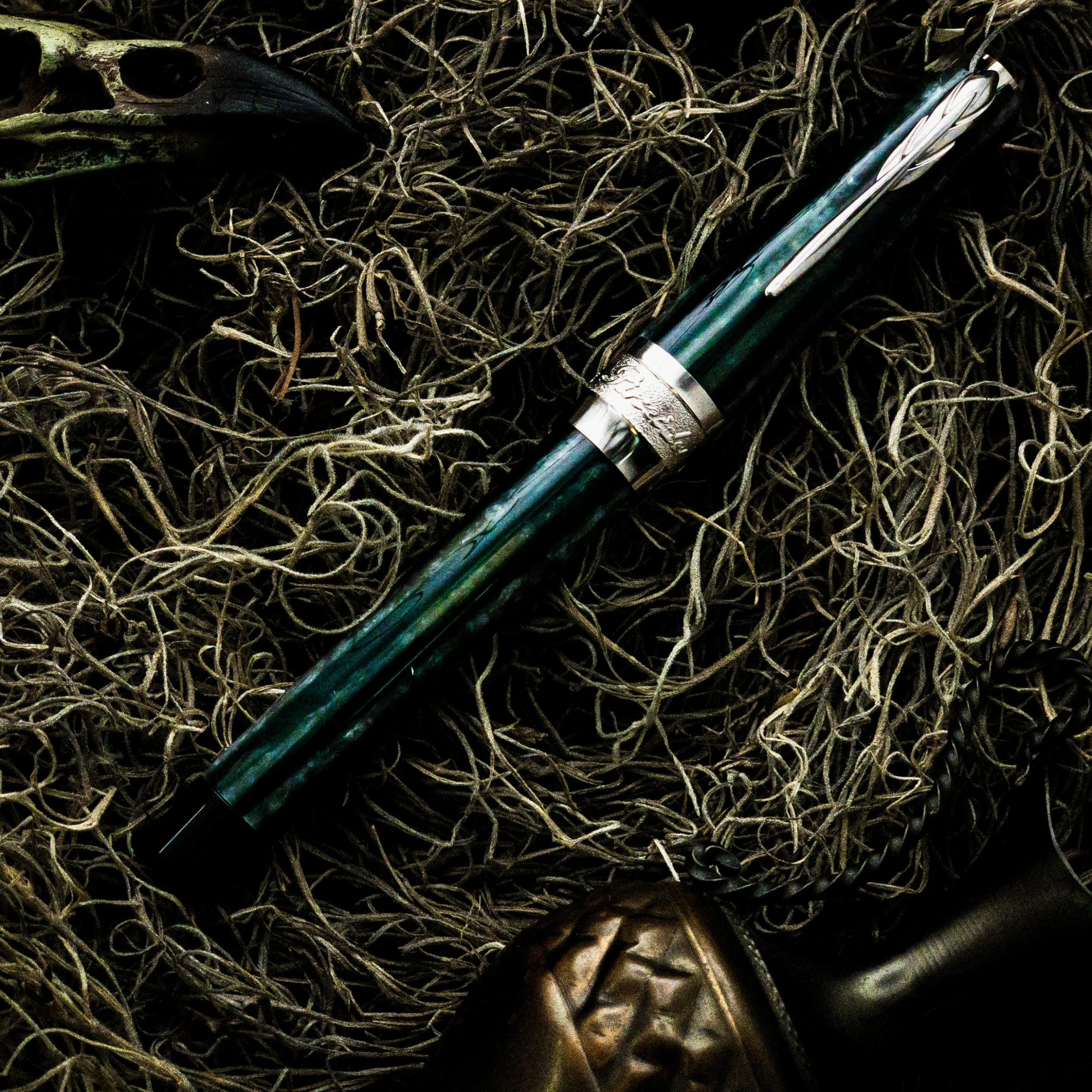 Pineider Arco Desert Beetle Rollerball Pen, Green & Black 4 Pineider Arco Desert Beetle Rollerball Pen, Green & Black - Image 2