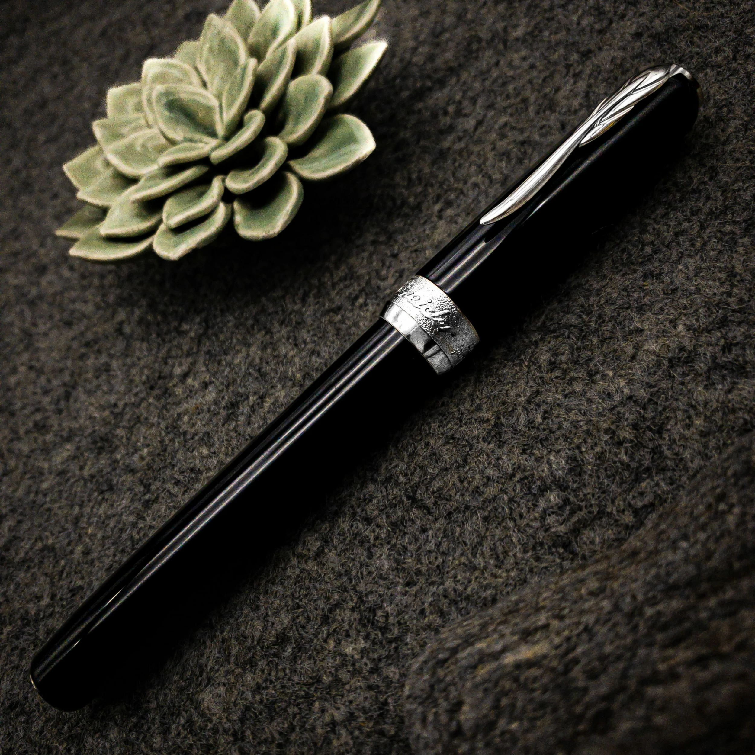 Pineider La Grande Bellezza Gemstone Rollerball Pen, Stone Black 4 Pineider La Grande Bellezza Gemstone Rollerball Pen, Stone Black - Image 2