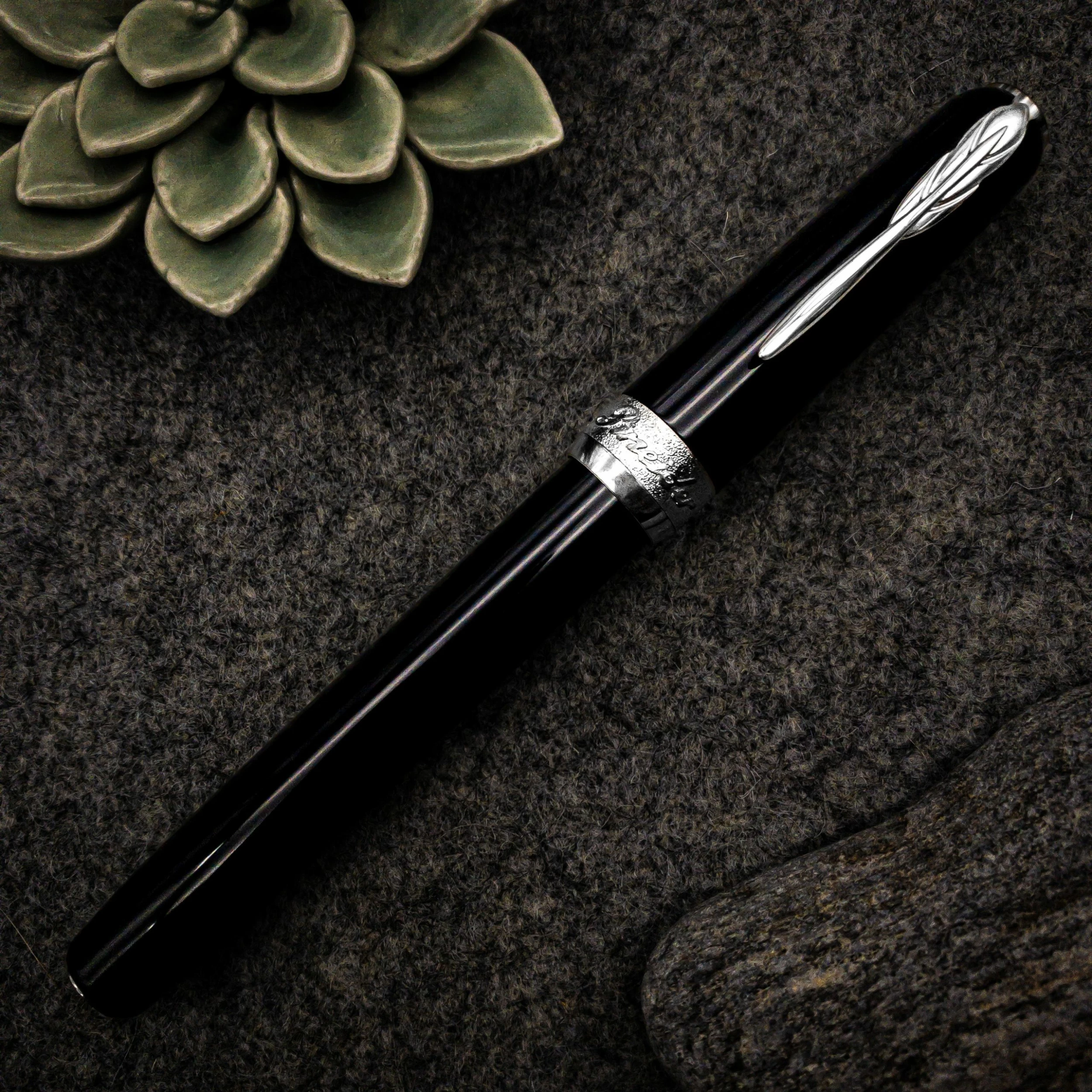 Pineider La Grande Bellezza Gemstone Rollerball Pen, Stone Black 5 Pineider La Grande Bellezza Gemstone Rollerball Pen, Stone Black - Image 3