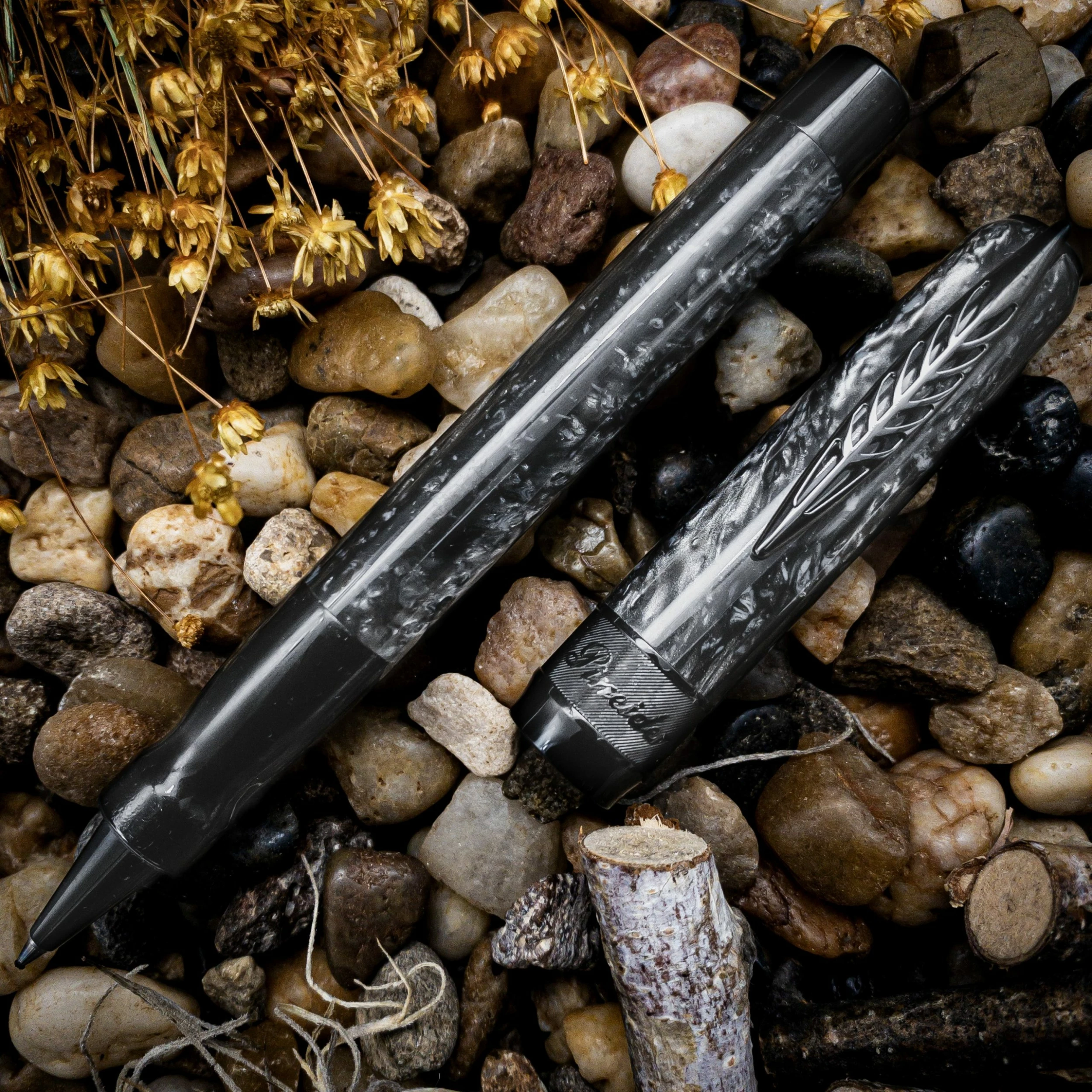 Pineider La Grande Bellezza Rocco Rollerball Pen, Grey 3 Pineider La Grande Bellezza Rocco Rollerball Pen, Grey